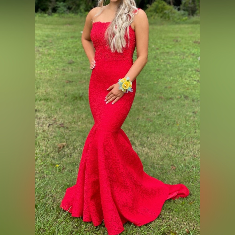 Dave & Johnny Scarlet One Shoulder Dress
